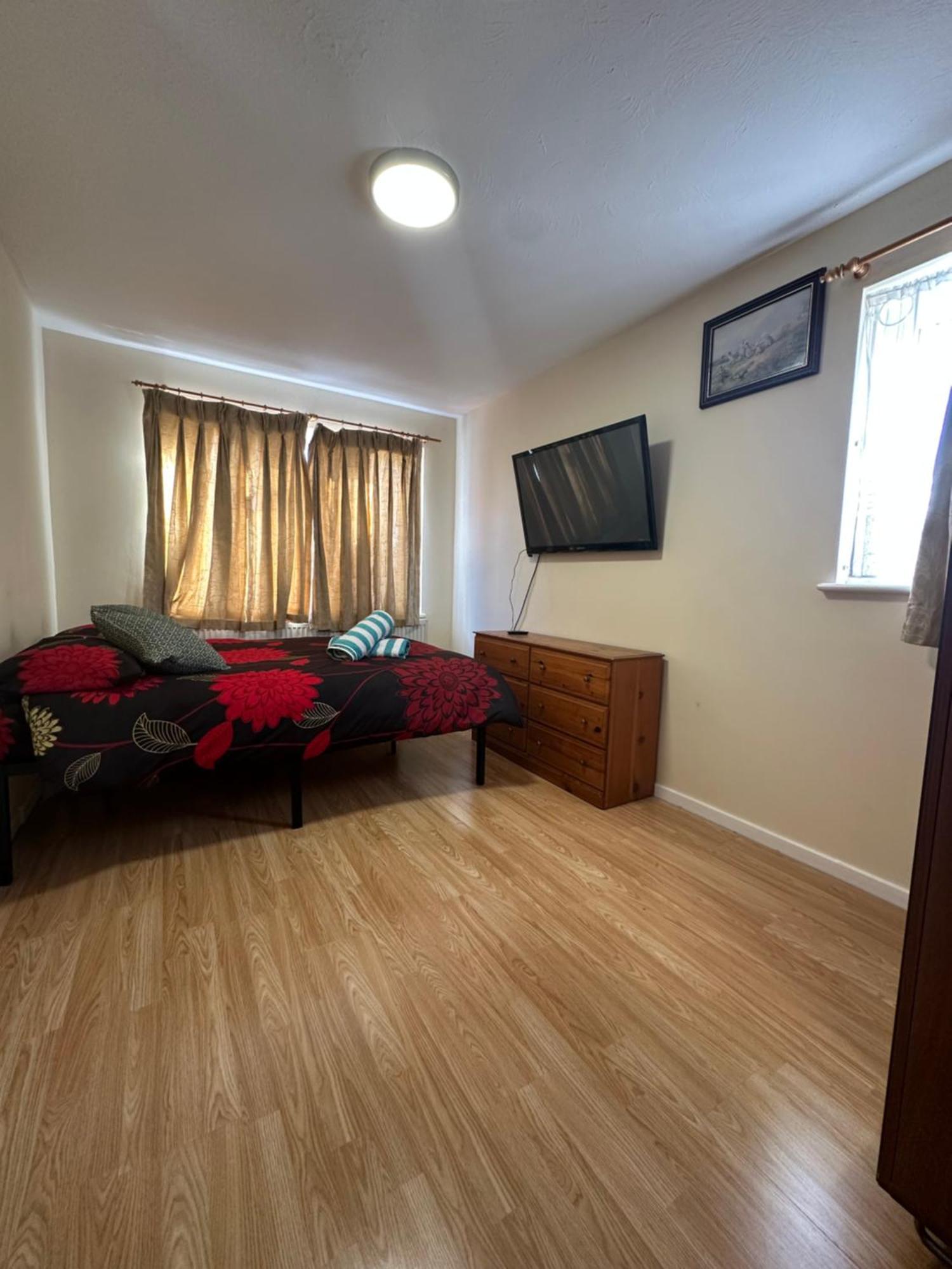 Spacious Double Near Excel Alloggio in famiglia